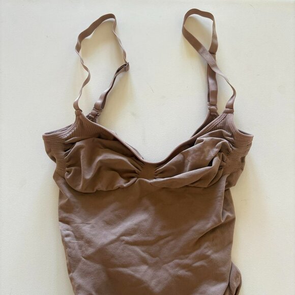 NWOT Skims Shapewear Thong Bodysuit - Picture 2 of 4